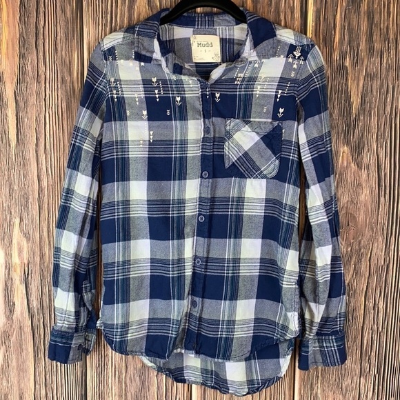 Mudd Tops - Women’s Mudd Blue & White Plaid Flannel Shirt W/ Arrow Details (Size S)